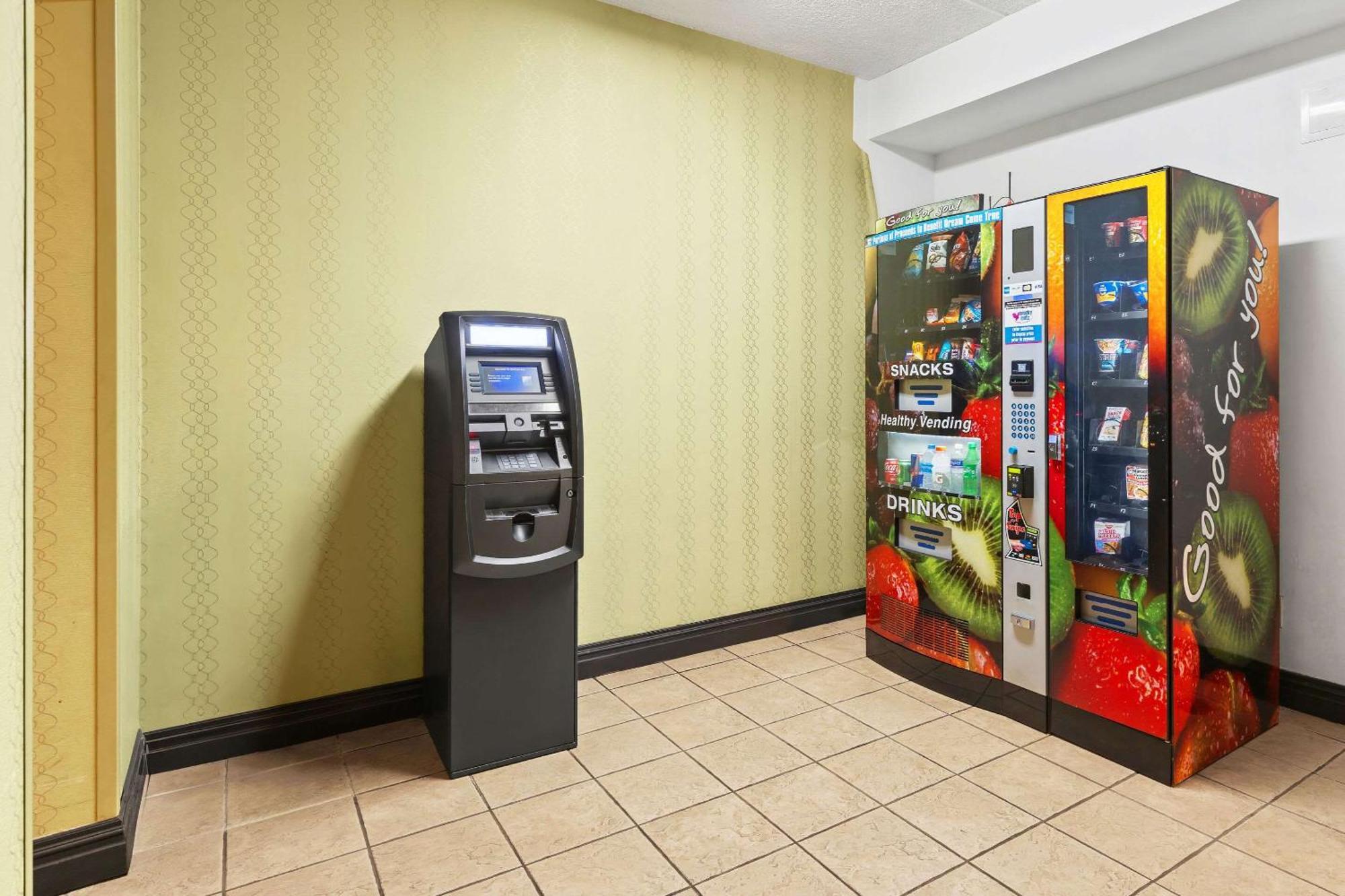 Comfort Inn Lehigh Valley West Fogelsville Buitenkant foto