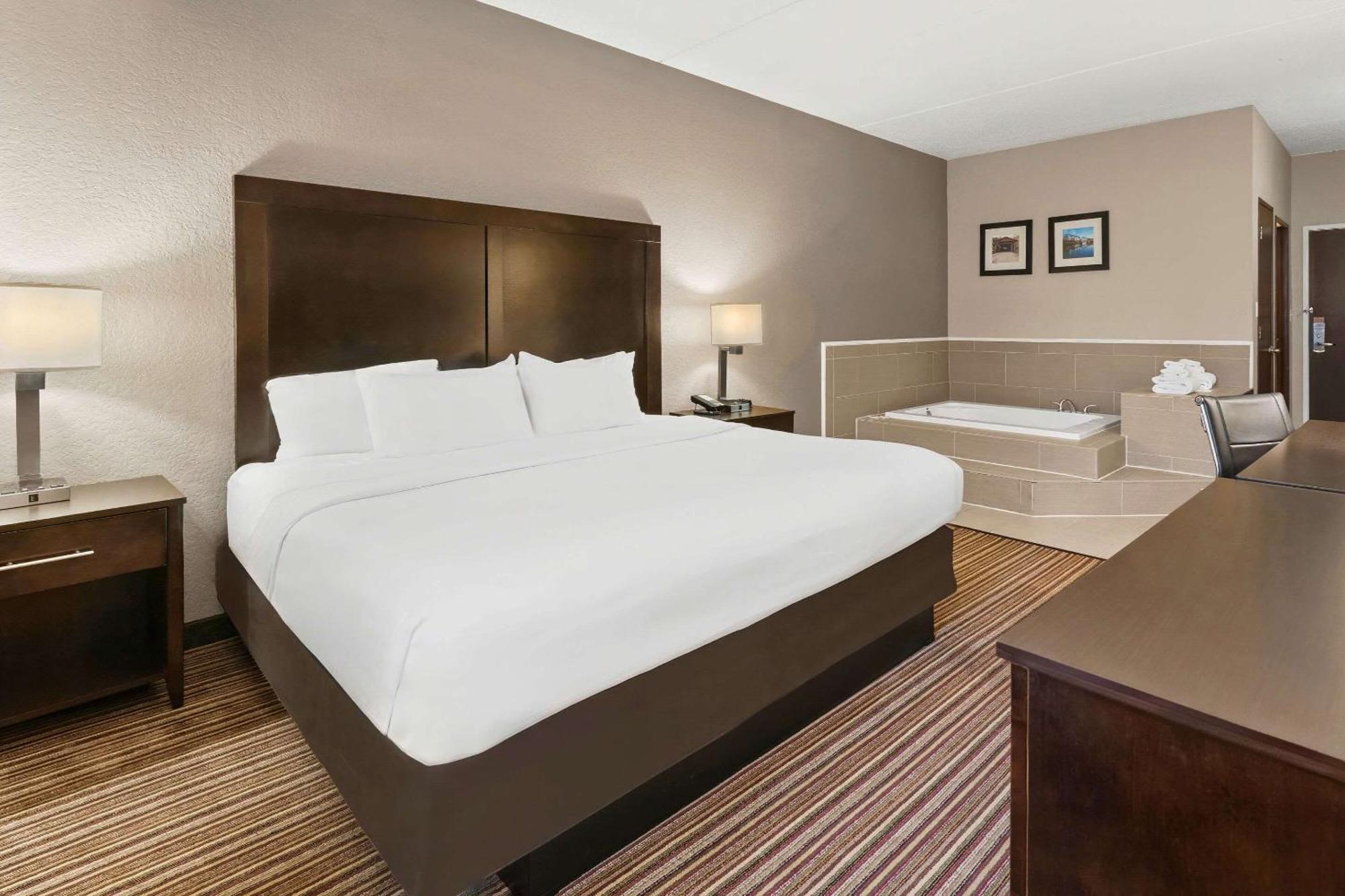 Comfort Inn Lehigh Valley West Fogelsville Buitenkant foto